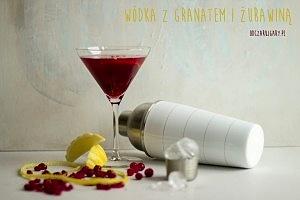 Koktajl z wódką, granatem i żurawiną