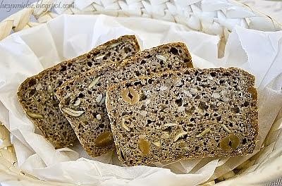 Chleb razowy na zakwasie żytnim