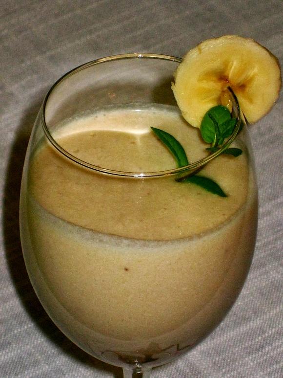 Koktajl bananowy z białą czekoladą