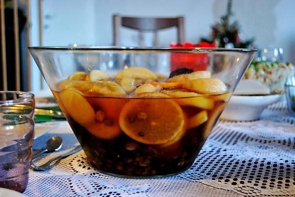 Kompot z suszonych owoców z pomarańczą i cynamonem