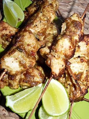 Szaszłyki z kurczaka w sosie satay