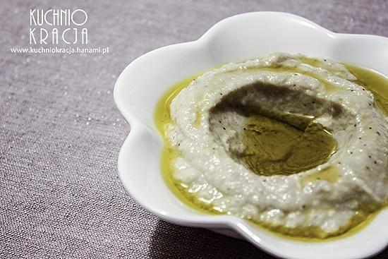 Moutabbal - arabski dip bakłażanowy z tahini i czosnkiem