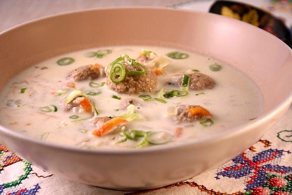 Zupa klopsikowa