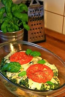 Zapiekanka makaronowa ze szpinakiem, kurczakiem i mozzarellą