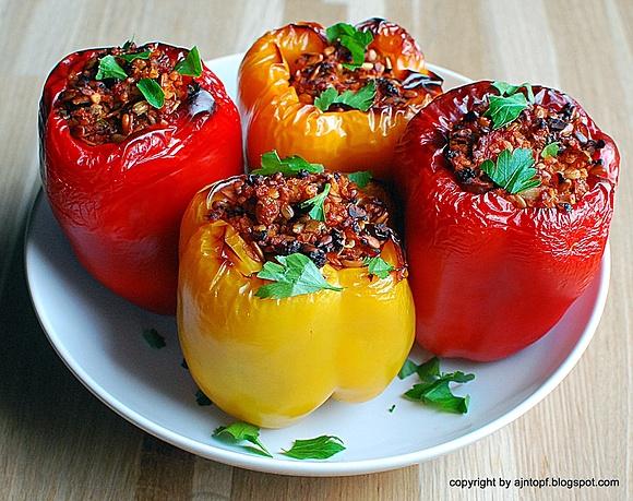 Papryki faszerowane kaszą bulgur