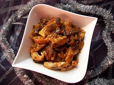 Śledzie z grzybami w oleju rzepakowym