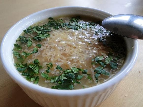 Zupa cebulowa z kaszą jaglaną