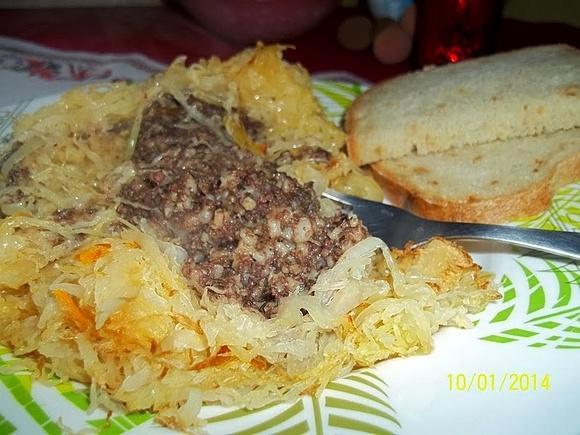 Kaszanka zapiekana w kapuście kiszonej