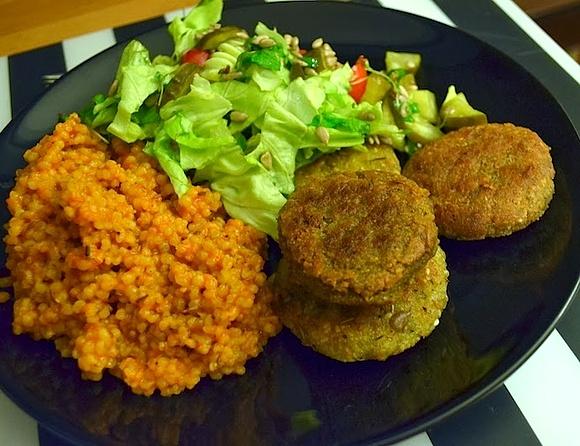 Pakerski obiad 2: kotlety z ryżu i soczewicy oraz spaghetti bez mięsa