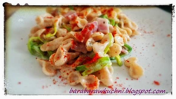 Makaroniki z mascarpone, porem i suszoną wędzoną papryką