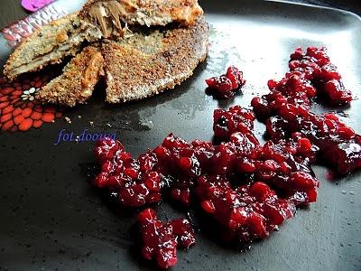 Kotlety z kani z borówkową polewą