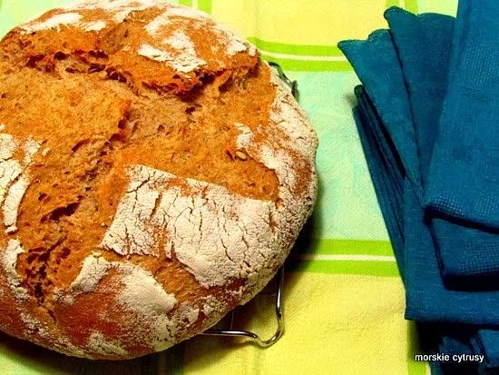 Chleb pszenny na zakwasie z pestkami dyni