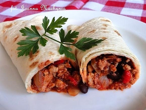 Burrito z mięsem i warzywami na szybki obiad