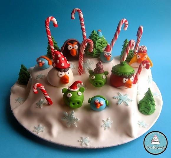Angry birds zimowo - tort z figurkami dla dzieci na boże narodzenie