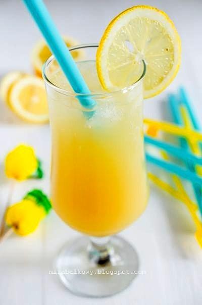 Malibu surfer - orzeźwiający drink z malibu, sokiem ananasowym i sprite'm