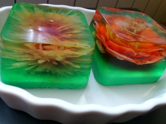 Żelatynowe kwiaty 3d do dekoracji ciast i deserów