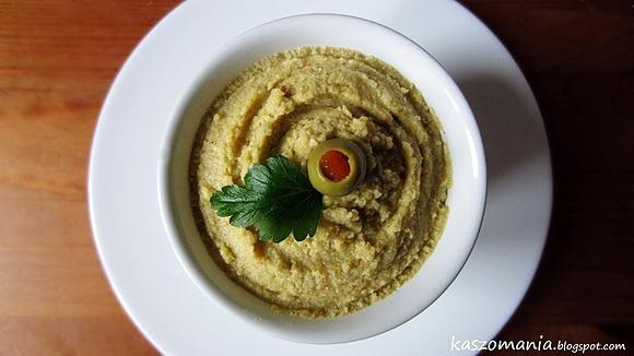 Oliwkowa pasta z kaszy jaglanej