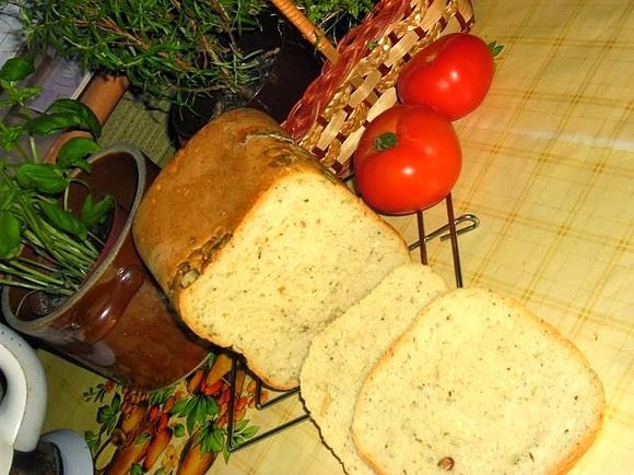 Chleb ziołowy z pestkami dyni i kminkiem