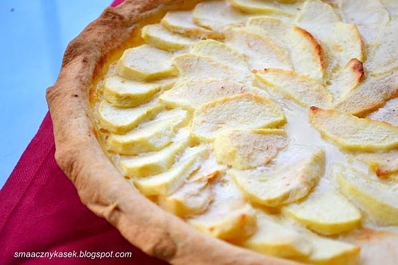 Tarta z mlekiem skondensowanym i jabłkami