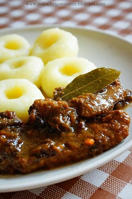Karkówka w sosie śliwkowo-cynamonowym