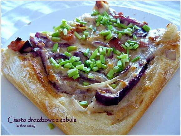 Ciasto drożdżowe z cebulą