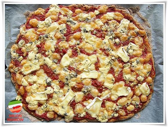 Pizza razowa trzy sery