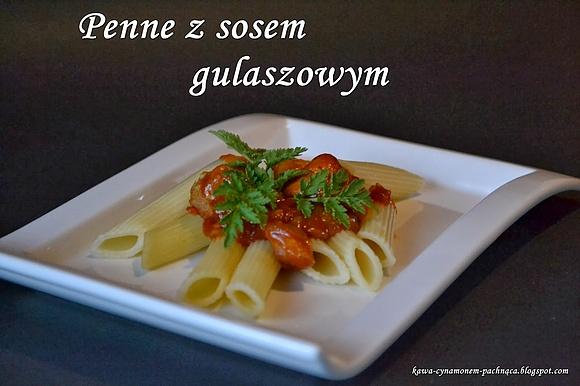 Penne z gulaszem rycerskim