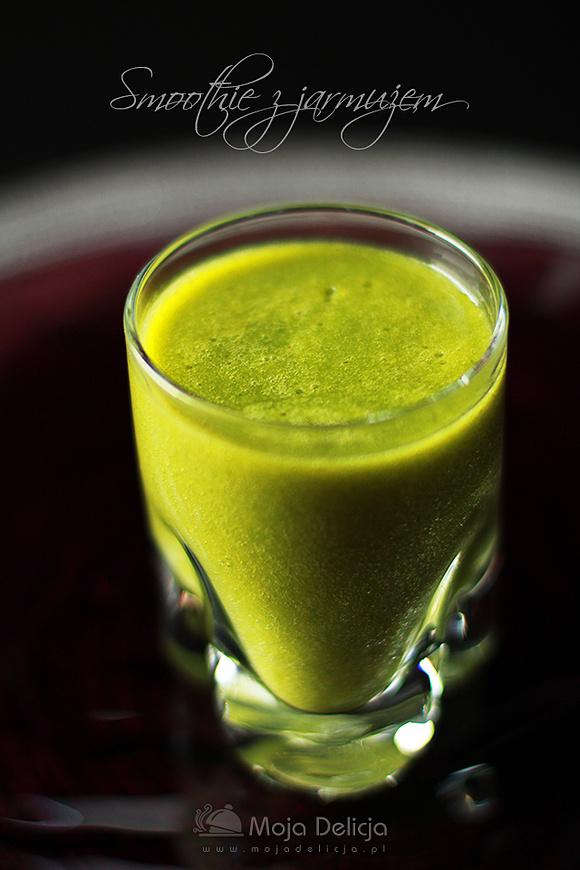 Smoothie z jarmuża, pomarańczy, imbiru i miodu