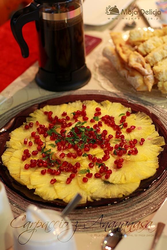 Carpaccio z ananasa z granatem miętą i solą waniliową