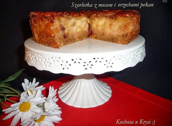 Szarlotka z musem i orzechami pekan