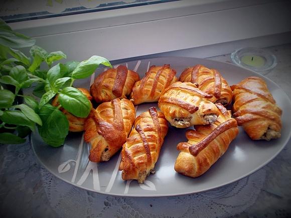 Drożdżowe paszteciki z pieczarkami i mascarpone