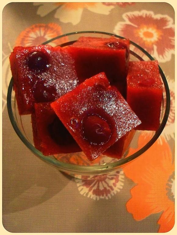 Vegan galaretka truskawkowa bez żelatyny, naturalny deser