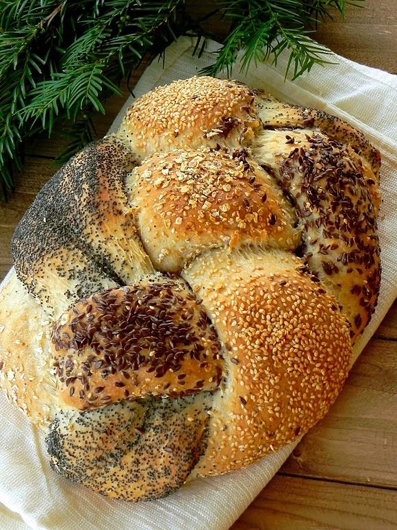 Zaplatany chleb z ziarnami