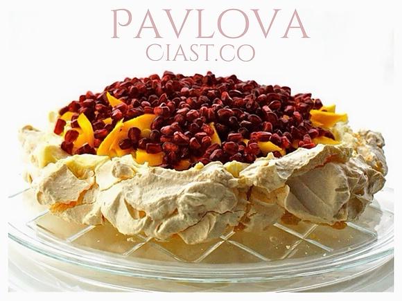 Granatowa pavlova z mango
