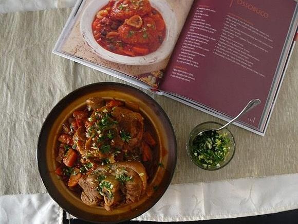Ossobuco - tradycyjne włoskie danie z golonki z gremolatą