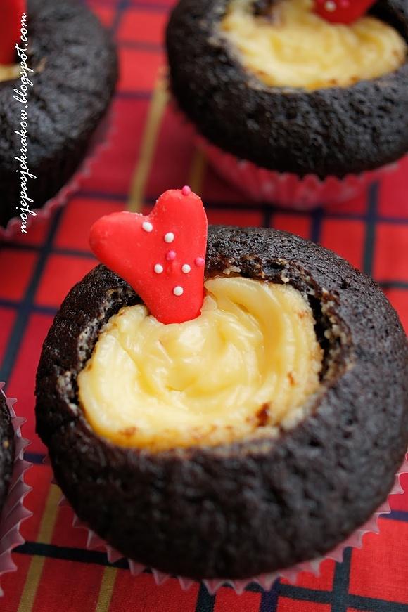 Muffinki czekoladowe z serem