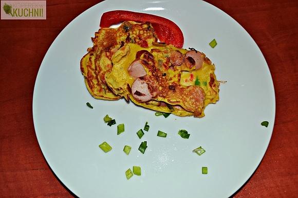Parówkowe omleciki z ogórkami