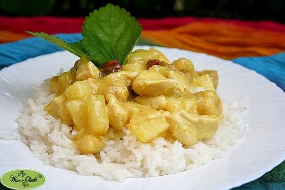Curry z kurczakiem, bananem i ananasem