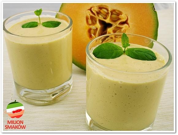 Miętowy smoothie z kantalupy i jabłka