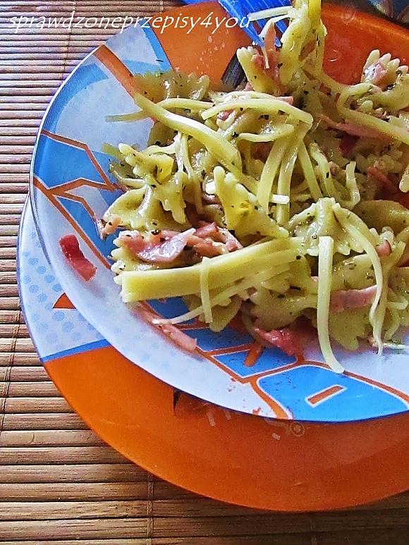 Obiad dla niejadka w kwadrans makaron z szynką i serem