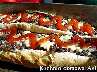 Zapiekanki z pieczarkami i cebulą