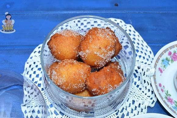 Mini pączki na domowym serku waniliowym