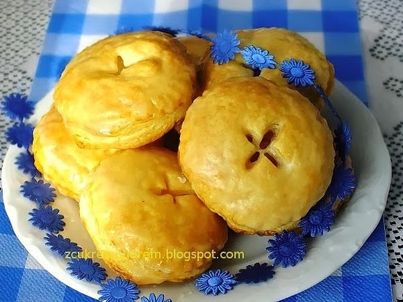 Mini szarlotki z ciasta francuskiego