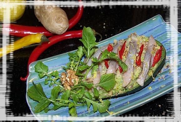 Ceviche śledziowe w awokado