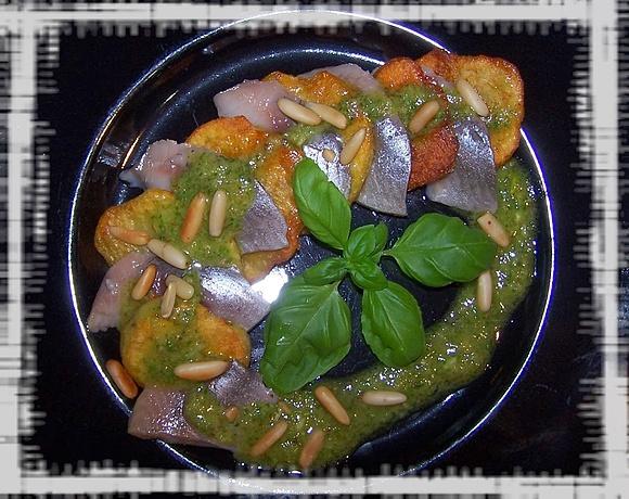 Śledź z chispami i pesto