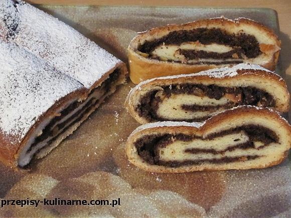 Makowiec - tradycyjny polski placek z masą makową