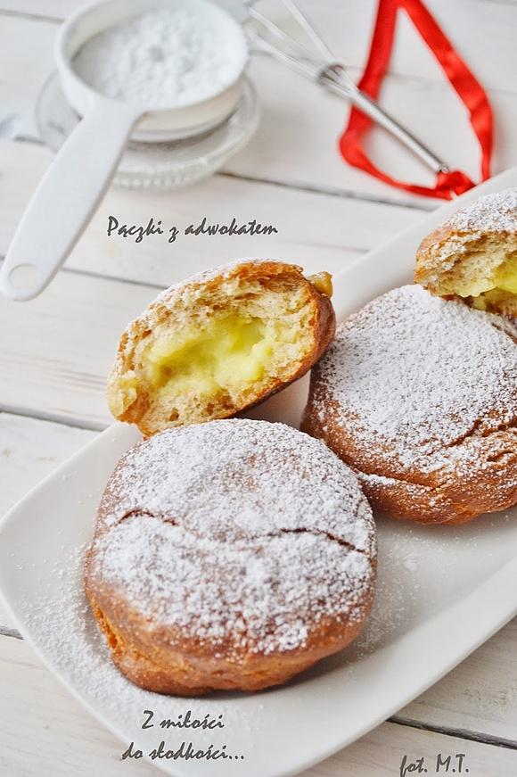 Pączki z nadzieniem adwokatowym na cieście drożdżowym z mąki pełnoziarnistej