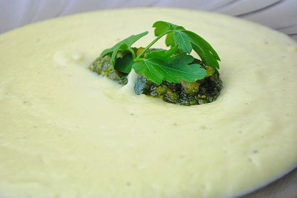 Basia ritz i damian - krem z korzenia pietruszki z pietruszkowym pesto