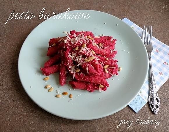 Różowe pesto buraczkowe na walentynki