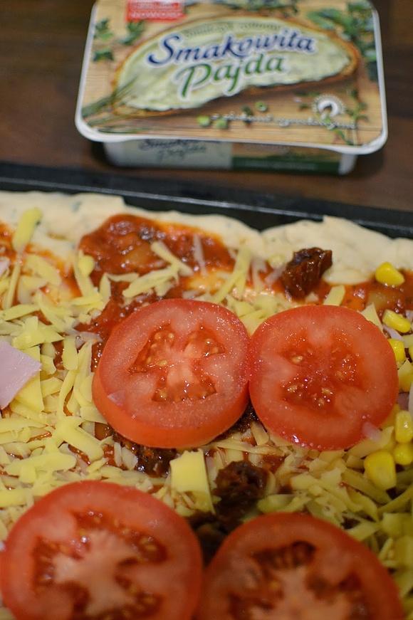 Ziołowa pizza ze smalczykiem
